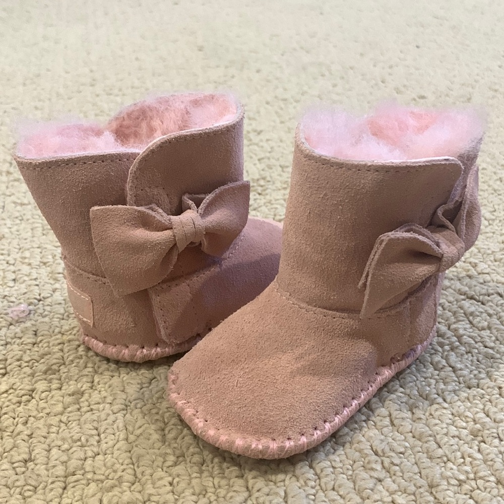 Like new baby uggs